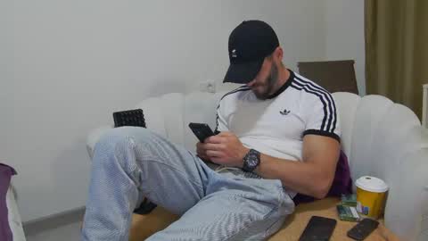 mauro_real_man online show from May 16, 6:50 pm
