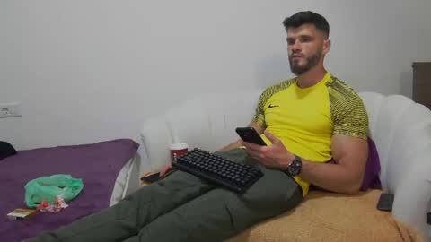 mauro_real_man online show from May 19, 7:20 pm