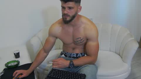 mauro_real_man online show from June 7, 4:22 pm