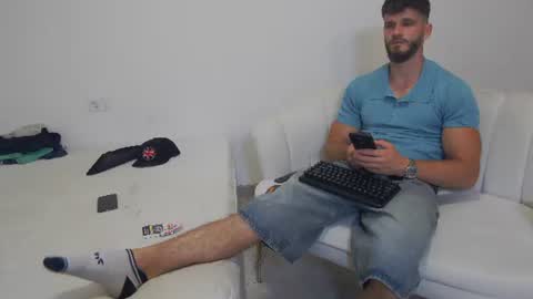 mauro_real_man online show from June 16, 7:05 pm