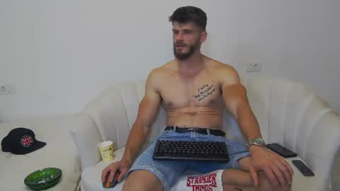 mauro_real_man online show from June 25, 7:40 pm