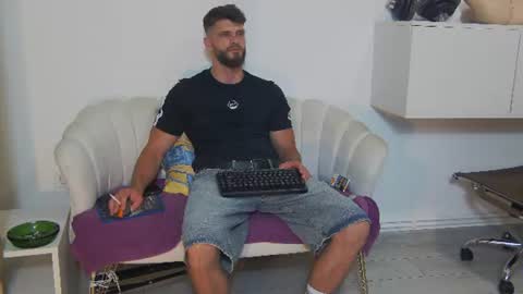 mauro_real_man online show from July 1, 7:35 pm