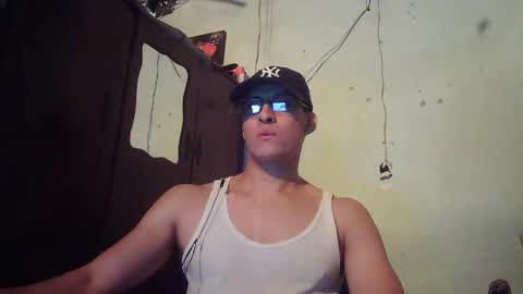 Snapshot of maurodirty chatting on December 23, 8:45 am Mauro online show from December 23, 8:45 am