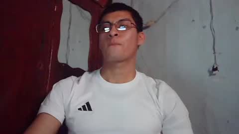 Snapshot of maurodirty chatting on January 7, 11:07 pm Mauro online show from January 7, 11:07 pm