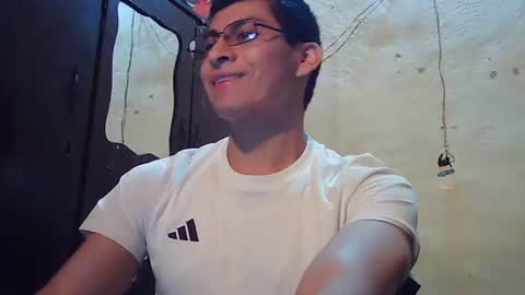 Snapshot of maurodirty chatting on January 10, 6:48 am Mauro online show from January 10, 6:48 am