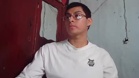 Snapshot of maurodirty chatting on January 12, 10:59 pm Mauro online show from January 12, 10:59 pm