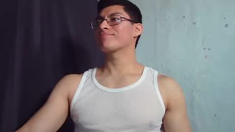 Snapshot of maurodirty chatting on February 5, 8:02 pm Mauro online show from February 5, 8:02 pm