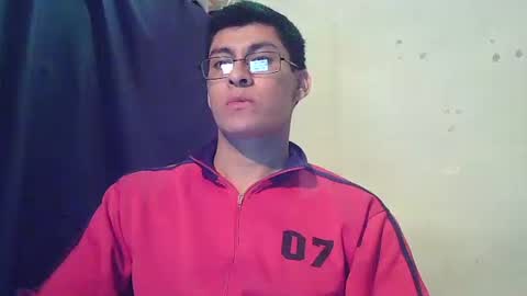 Snapshot of maurodirty chatting on February 8, 7:12 am Mauro online show from February 8, 7:12 am