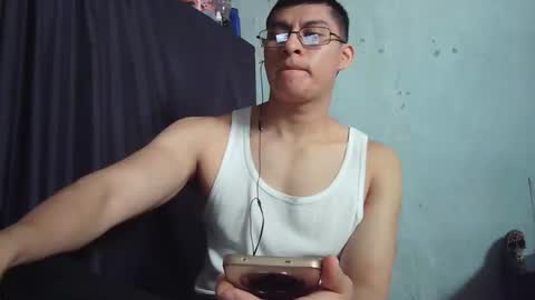 Snapshot of maurodirty chatting on March 2, 7:10 pm Mauro online show from March 2, 7:10 pm