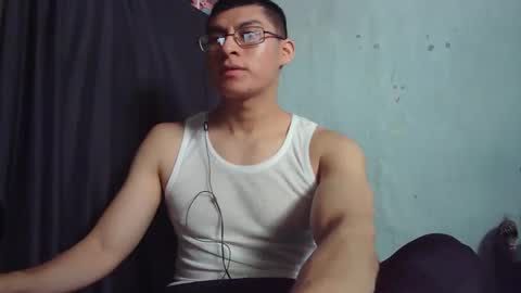 Snapshot of maurodirty chatting on March 3, 7:09 pm Mauro online show from March 3, 7:09 pm