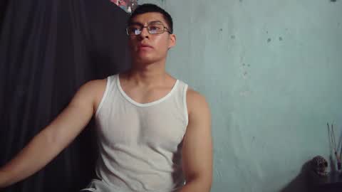 Snapshot of maurodirty chatting on March 6, 6:59 pm Mauro online show from March 6, 6:59 pm