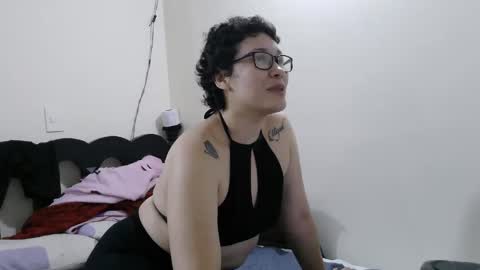 Snapshot of mauroluxandra chatting on May 4, 3:30 pm mauroluxandra online show from May 4, 3:30 pm