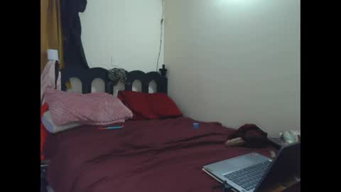 Snapshot of mauroluxandra chatting on May 20, 4:24 pm mauroluxandra online show from May 20, 4:24 pm