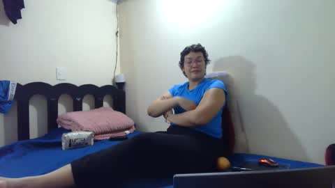 Snapshot of mauroluxandra chatting on May 25, 2:34 pm mauroluxandra online show from May 25, 2:34 pm