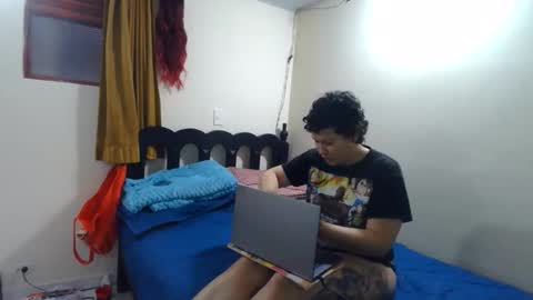 Snapshot of mauroluxandra chatting on June 8, 5:35 pm mauroluxandra online show from June 8, 5:35 pm