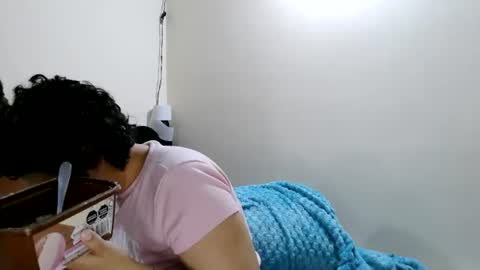 Snapshot of mauroluxandra chatting on June 14, 2:24 am mauroluxandra online show from June 14, 2:24 am