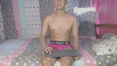 Snapshot of mauryandjonny chatting on December 31, 7:40 pm mauryandjonny online show from December 31, 7:40 pm