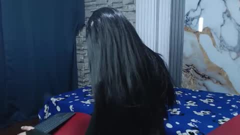 Snapshot of maverickhotson303av chatting on December 5, 4:43 am maverickhotson303av online show from December 5, 4:43 am