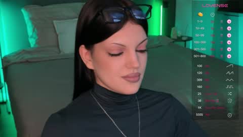 Mavis online show from November 23, 8:52 pm