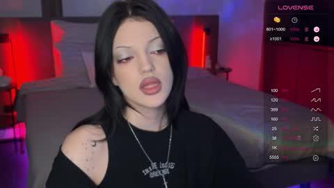 Snapshot of mavis_crystal chatting on January 14, 11:09 pm Mavis online show from January 14, 11:09 pm