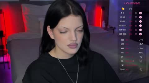 Snapshot of mavis_crystal chatting on January 17, 9:40 pm Mavis online show from January 17, 9:40 pm