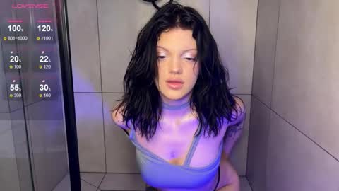 Snapshot of mavis_crystal chatting on February 8, 9:29 pm Mavis online show from February 8, 9:29 pm