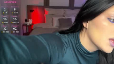 Snapshot of mavis_crystal chatting on March 2, 9:43 pm Mavis online show from March 2, 9:43 pm
