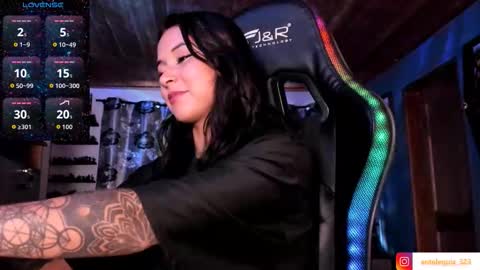 Hilary online show from November 11, 9:26 pm