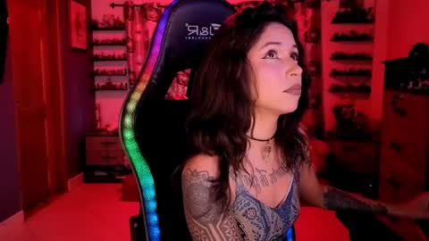 Hilary online show from April 8, 11:16 pm