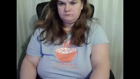 Snapshot of mavka2025 chatting on November 28, 8:17 am Mavka2025 online show from November 28, 8:17 am