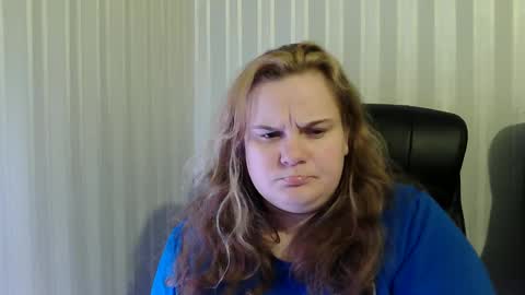 Snapshot of mavka2025 chatting on December 15, 11:42 pm Mavka2025 online show from December 15, 11:42 pm