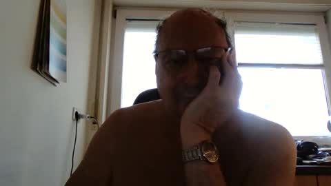 Snapshot of maw2001 chatting on November 3, 6:58 am maw2001 online show from November 3, 6:58 am