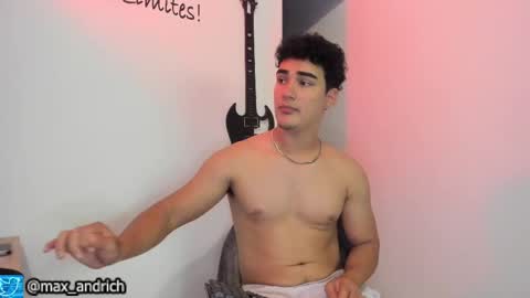 Snapshot of max__andrich chatting on October 28, 2:04 am Max... online show from October 28, 2:04 am