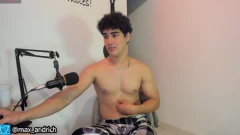 Snapshot of max__andrich chatting on April 7, 4:57 am Max... online show from April 7, 4:57 am