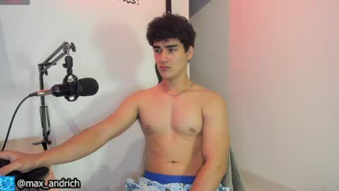 Snapshot of max__andrich chatting on April 15, 3:02 am Max... online show from April 15, 3:02 am