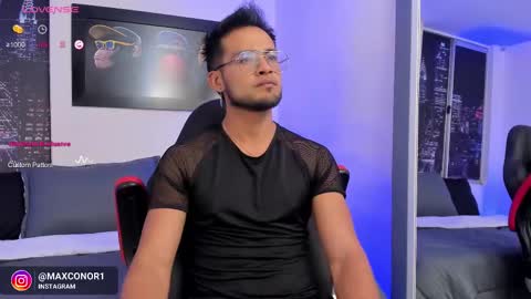 Snapshot of max_conor_ chatting on February 2, 3:43 am Max Conor online show from February 2, 3:43 am