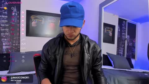 Snapshot of max_conor_ chatting on February 6, 11:32 am Max Conor online show from February 6, 11:32 am