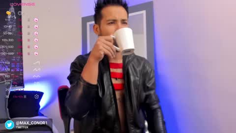 Snapshot of max_conor_ chatting on February 12, 10:56 am Max Conor online show from February 12, 10:56 am