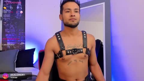 Snapshot of max_conor_ chatting on February 14, 3:05 pm Max Conor online show from February 14, 3:05 pm