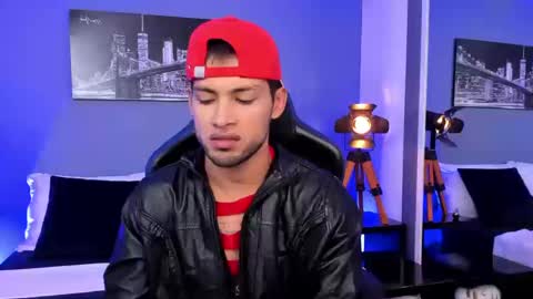 Snapshot of max_conor_ chatting on September 15, 3:01 pm Max Conor online show from September 15, 3:01 pm