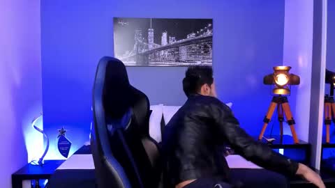 Snapshot of max_conor_ chatting on September 16, 12:06 pm Max Conor online show from September 16, 12:06 pm