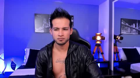 Snapshot of max_conor_ chatting on September 17, 12:07 pm Max Conor online show from September 17, 12:07 pm