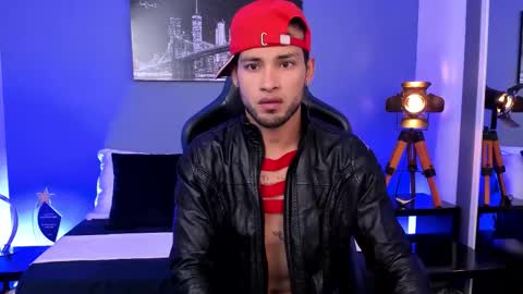 Snapshot of max_conor_ chatting on September 21, 12:07 pm Max Conor online show from September 21, 12:07 pm