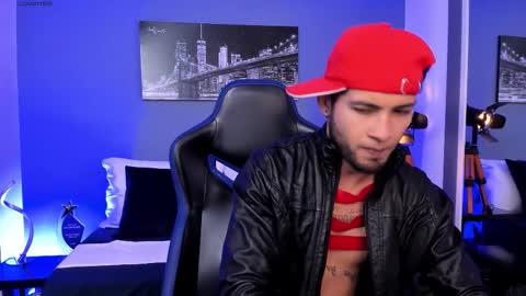 Snapshot of max_conor_ chatting on September 25, 11:25 am Max Conor online show from September 25, 11:25 am