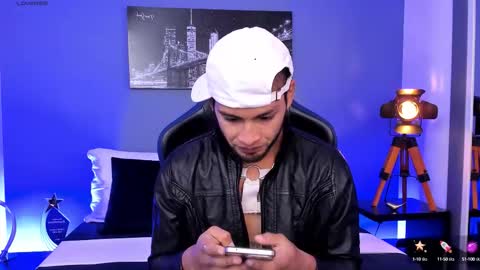 Snapshot of max_conor_ chatting on September 26, 11:47 am Max Conor online show from September 26, 11:47 am