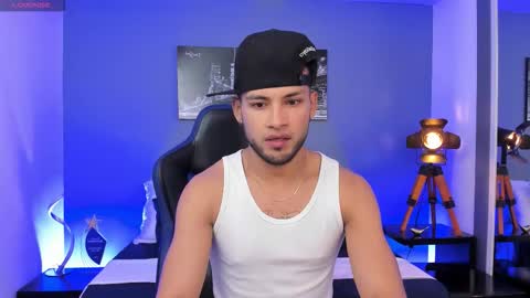 Snapshot of max_conor_ chatting on October 9, 12:03 pm Max Conor online show from October 9, 12:03 pm