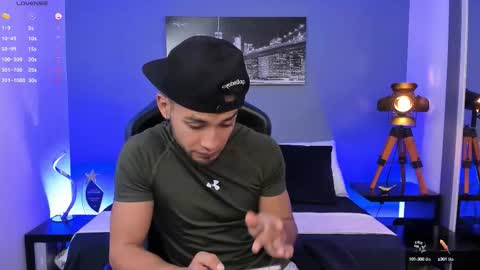 Snapshot of max_conor_ chatting on October 11, 12:04 pm Max Conor online show from October 11, 12:04 pm