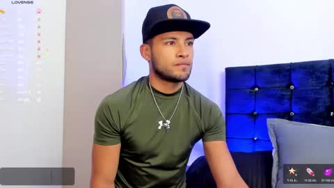 Snapshot of max_conor_ chatting on October 21, 2:40 pm Max Conor online show from October 21, 2:40 pm