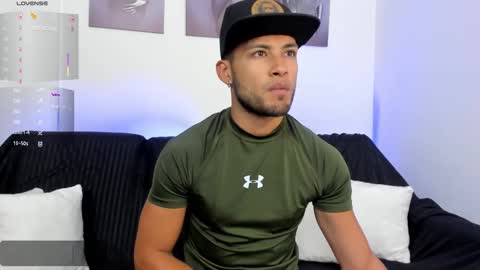 Snapshot of max_conor_ chatting on November 11, 12:05 pm Max Conor online show from November 11, 12:05 pm