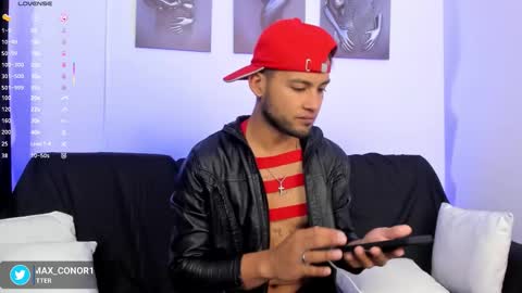 Snapshot of max_conor_ chatting on November 13, 1:54 pm Max Conor online show from November 13, 1:54 pm